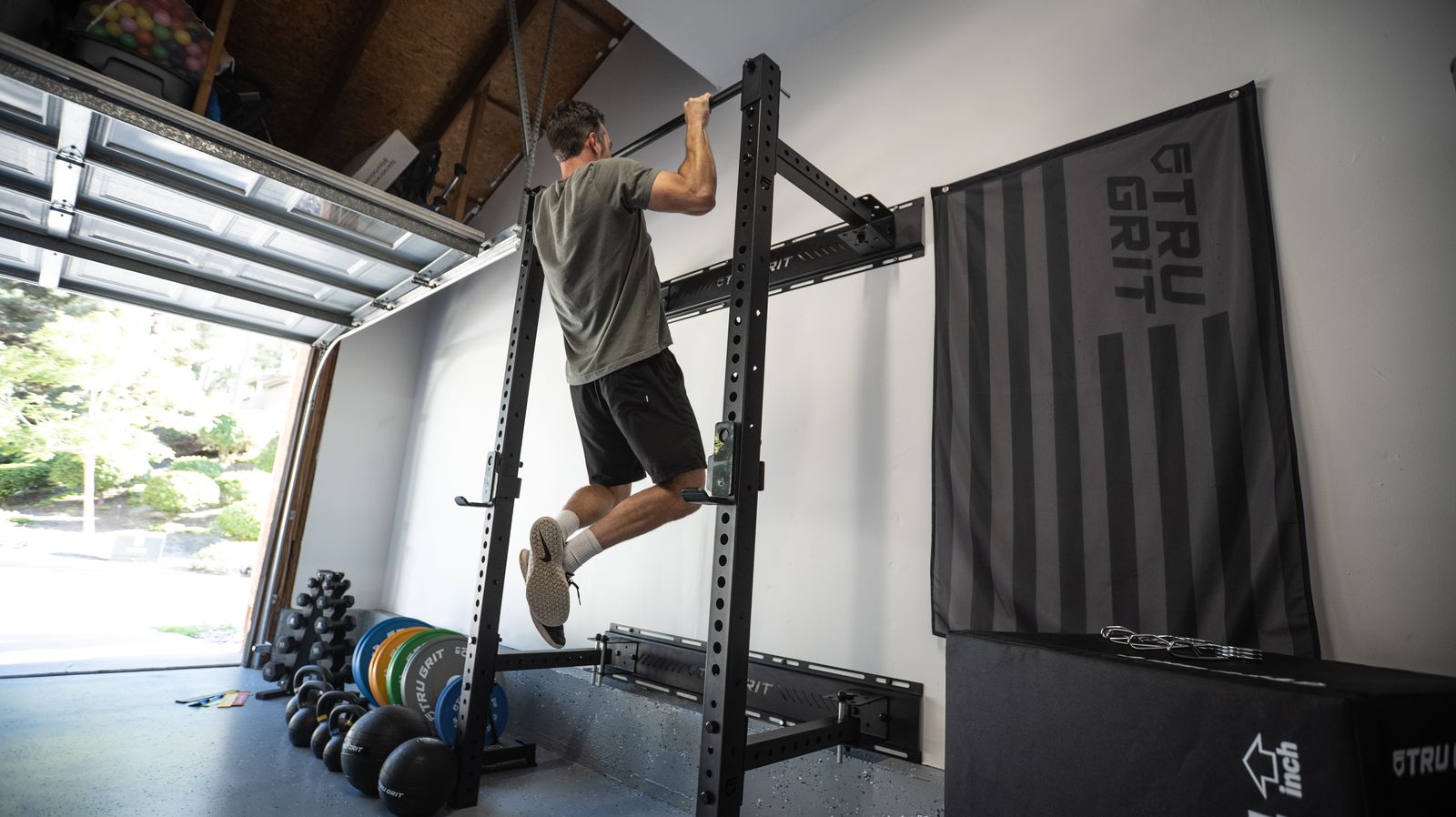How To Use A Power Rack vs Squat Rack